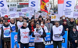 Hekimler İstanbul Kadıköy'den seslendi:  “Hiçbir yere çekip gitmiyoruz"