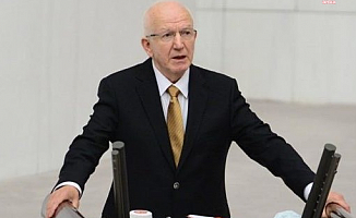İbrahim Kaboğlu: İktidarın +kendine avantaj sağlayıcı düzenlemeler getirmesinin tek nedeni eriyen oylarıdır