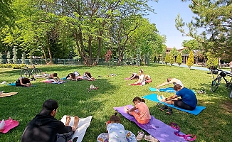 CİMER'e şikayet Eskişehir'de vakıfa ait Dede Korkut Parkı'nda yoga yasağı getirdi