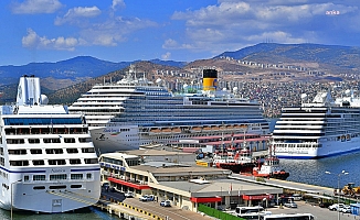 İzmir'e aynı gün 3 kruvaziyer gemisi yanaştı