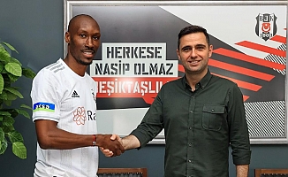 Beşiktaş, Atiba Hutchinson ile sözleşme uzattı