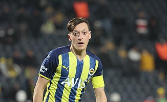 Mesut Özil resmen Başakşehir'de