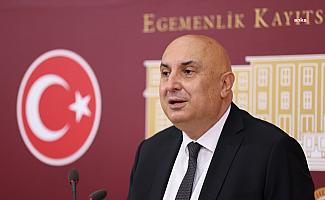 Özkoç: “Ülkeyi uyuşturucu ve yabancı cennetine çevirdiği için gençleri koruyamıyor ve gençlik festivallerini iptal ettiriyor. Bu acziyet göstergesidir”