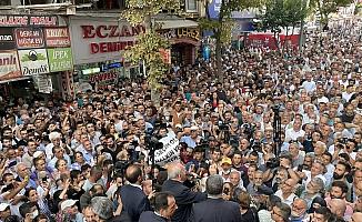 Kılıçdaroğlu: Gençliğimin şehri Elazığ'da bizi bağrına basan halkımıza teşekkür ederim. İnadına büyüteceğiz bu birlikteliği