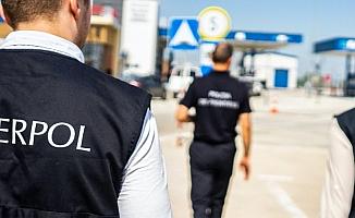 Interpol'un Kırmızı Bültenle ile aradığı suç örgütü liderlerinden Serkan Kurtuluş ve Lider Camgöz Arjantin'de yakalandı
