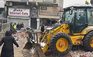 Malatya'da arama kurtarma çalışmaları devam ediyor