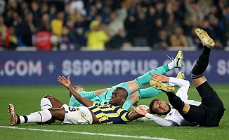 Beşiktaş Kadıköy’de Fenerbahçe’yi 10 kişiyle devirdi
