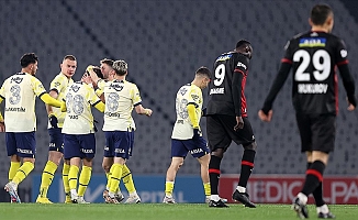 Fenerbahçe deplasmanda kazandı