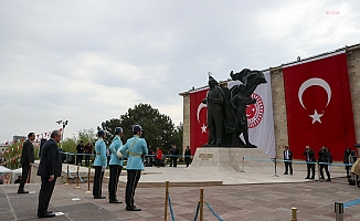 TBMM’nin açılışının 103. yıl dönümü ve 23 Nisan Ulusal Egemenlik ve Çocuk Bayramı... TBMM’deki Atatürk Anıtı önünde tören düzenlendi