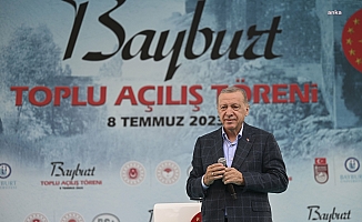 Erdoğan, Bayburt'ta: "Hayat pahalılığı, bununla mücadelemiz kararlı bir şekilde sürecek. Maalesef, hırsızlar çok. Bu hırsızlara da gereken hesabı soracağız"