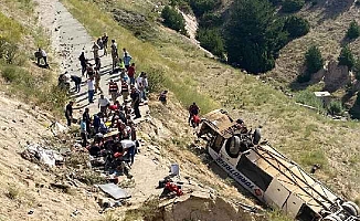 Kars Sarıkamış'ta yolcu otobüsü şarampole yuvarlandı: 7 ölü, 22 yaralı