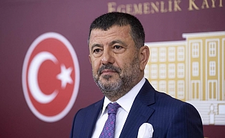 Veli Ağbaba: "AK Partili Yeşilyurt Belediye Başkanı’nın eşini hülle yoluyla memur yapması hem vicdansızlık hem de utanmazlıktır"