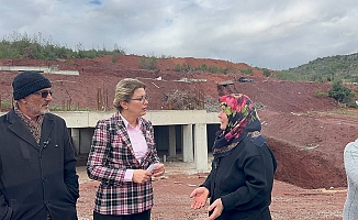 Asu Kaya: “300 Günde sadece 3-5 tane temel atanlar kalan 65 günde 300 konutu nasıl teslim edecekler?