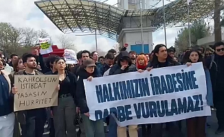 Dokuz Eylül Üniversitesi Öğrencilerinden ‘Ekrem İmamoğlu’ Protestosu