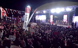 Özgür Özel Beylikdüzü'nde... Özgür Özel: "Türkiye siyaseti bir tek adama karşı birleşmeyi zorunlu kılıyor"