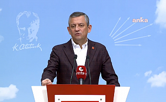 Özgür Özel’den "Kurultay" Çağrısı: “CHP’ye Oy Versin, Vermesin Herkesi, Bilhassa Gençleri Nazım Hikmet Kültür Merkezi’nin Önüne Çağırıyorum”