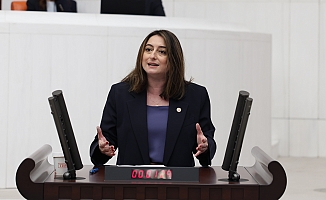 Bankoğlu: Gençler yürüse suç, dursa suç!