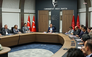 CHP MYK toplandı, Özgür Özel’e saldırı gündemde... “Birileri yine bir oyun kurmaya çalışıyor”