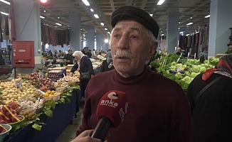 Kağıthane Hamidiye pazarında ANKA'ya konuşan vatandaşlar: "Yeter ya! Emekli vallahi aç, beslenemiyoruz”, “Günah, yazıktır, bu kadar halkın ekmeğiyle oynanmaz”
