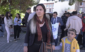 KPSS 74’üncüsü Kalkan: “Çocukla birlikte derece yaptım ve atanamıyorum. 15 yılım gitti. Hayallerim gerçekleşiyor dedim, 32 kontenjan verildi”