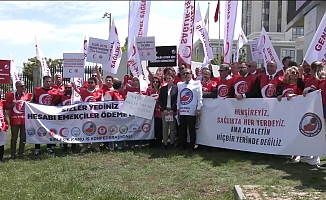 Sağlık personelleri, Sağlık Bakanlığı önünde toplandı... Genel Sağlık İş Sendikası Genel Başkanı: "Toplu sözleşme masalarında orta oyun sergilenmektedir"