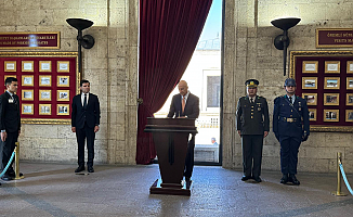 ABD'nin Ankara Büyükelçisi Barrack, Anıtkabir'i ziyaret etti