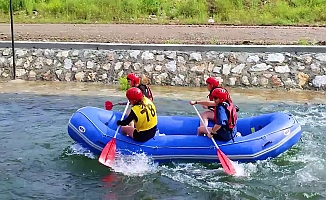 Yozgat’ta Çekerek Irmağı'nda kurulu rafting parkuru yerli ve yabancı turistleri ağırlıyor