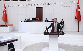 "Atatürk Türkiye, Türkiye Atatürk'tür!"