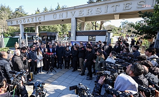 Özgür Özel, Boğaziçi Üniversitesi'nde öğrencilerle bir araya geldi: “Erdoğan, burada soruları yanıtlayacak, eleştirileri dinleyecek bir cumhurbaşkanı olamadı”