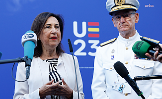 İspanya Savunma Bakanı Robles: İspanyol Patriot bataryası, Türkiye'ye yönelen füzenin düşürülmesi için bilgi verdi