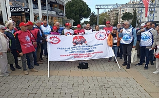 Samsun'da emeklilerden tepki: Emekliler bugün devletin sırtında yük gibi görülüyor