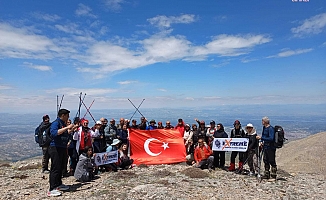 Malatya’da dağcılardan 2 bin 550 rakımlı Beydağı’na "19 Mayıs" yürüyüşü
