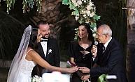 Kılıçdaroğlu İzmir'de, Gizem Bayır ile Cihan Karabey çiftinin nikah şahidi oldu