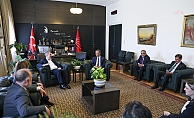DEM Parti'den TBMM'de Özgür Özel'e ziyaret... Bakırhan: "Siyasi partilerin kaderi, mahkeme koridorlarında değil, üyelerinin iradesindedir"