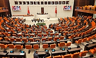 TBMM Genel Kurulu... CHP'nin kumpas davalarıyla siyasetin dizayn edilmesi hakkında verdiği önerge AK Parti ile MHP'nin oylarıyla reddedildi