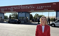 CHP'li Nazlıaka NATO Zirvesi öncesinde tutuklanan akademisyen Memiş'i ziyaret etti