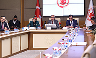 TBMM Okul Saldırılarını Araştırma Komisyonu... RTÜK araştırmasına göre, gençlerin yüzde 88,1'i sosyal medyaya yasal yaş sınırı getirilmesini destekliyor