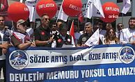 ÜNİPERSEN ve KASK'tan TÜİK önünde açıklama: “Kamu çalışanı enflasyona değil, refaha ortak olmalıdır"