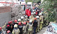 span style=color:#ff0000İstanbul Valiliği: Maltepe#039;de çöken binadan 3ü çocuk 8 kişi sağ olarak kurtarılmıştır/span