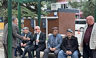 span style=color:#ff0000Vanda emeklilerin geçim derdi: #34;Emekli perişan#34;/span