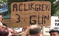 Meclis önünde 'maden' protestosunda bulunan köylülerden TBMM Başkanı Kurtulmuş'a: Burada oturacağız, sizi bekleyeceğiz. Meclis'in kapısından gitmiyoruz
