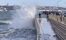 AKOM'dan fırtına ve yağış uyarısı: Sıcaklık 8-10 derece birden düşecek