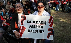 Vakıflara devrine karar verilen Meslek Fabrikası çalışanları anlattı: “Sadece bir iş yeri değil ki burası bizim evimizdi”