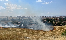 Çorum'da korkutan anız yangını söndürüldü