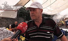 Koşuyolu Pazarı'nda ANKA'ya konuşan yurttaşlar: Altın yıllar bize gelmedi, uğramadı... 70'inden sonra pazarda çalışmaya başladık...