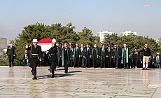 Ankara Barosu Başkanı ve yönetiminden Anıtkabir ziyareti
